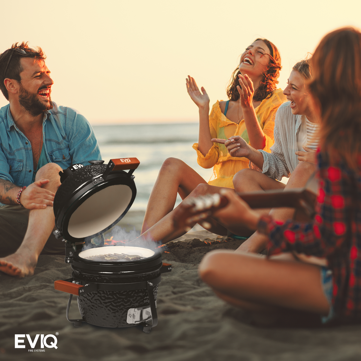 Barbecue au charbon de bois EVIQ BBQ Kamado 13" Grillmaster en céramique noire